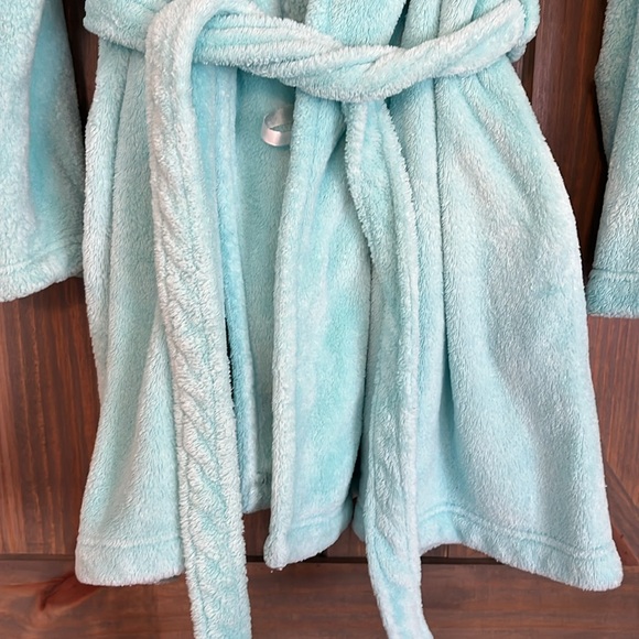 Women’s Turquoise Fuzzy Robe Size L - Picture 2 of 5